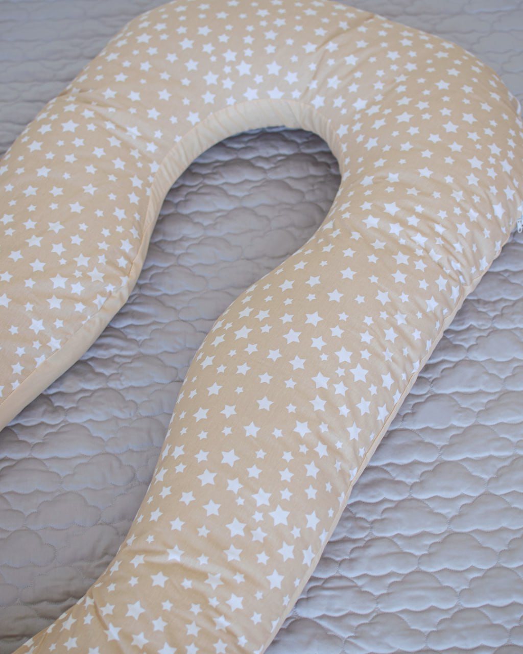 Подушка для вагітних П-подібна Бебі Верес ''Бежева в зірочки'' (140*75*15)