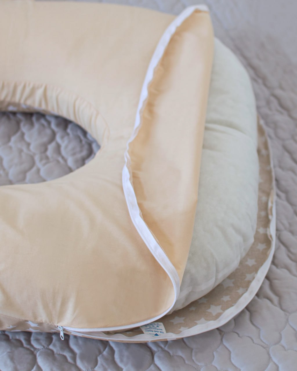 Подушка для вагітних П-подібна Бебі Верес ''Бежева в зірочки'' (140*75*15)