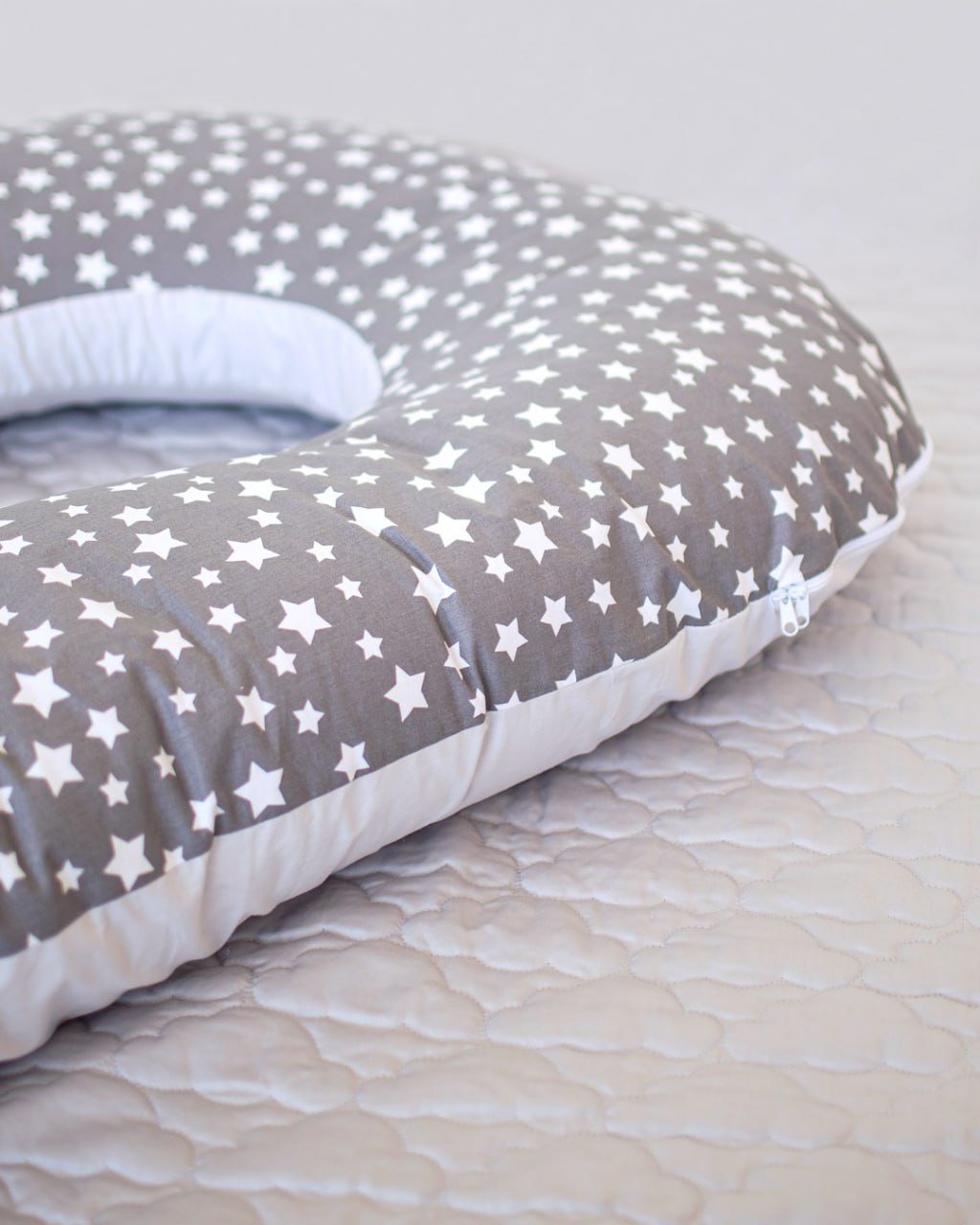 Подушка для вагітних П-подібна Бебі Верес ''Сіра в зірочки'' (140*75*15)