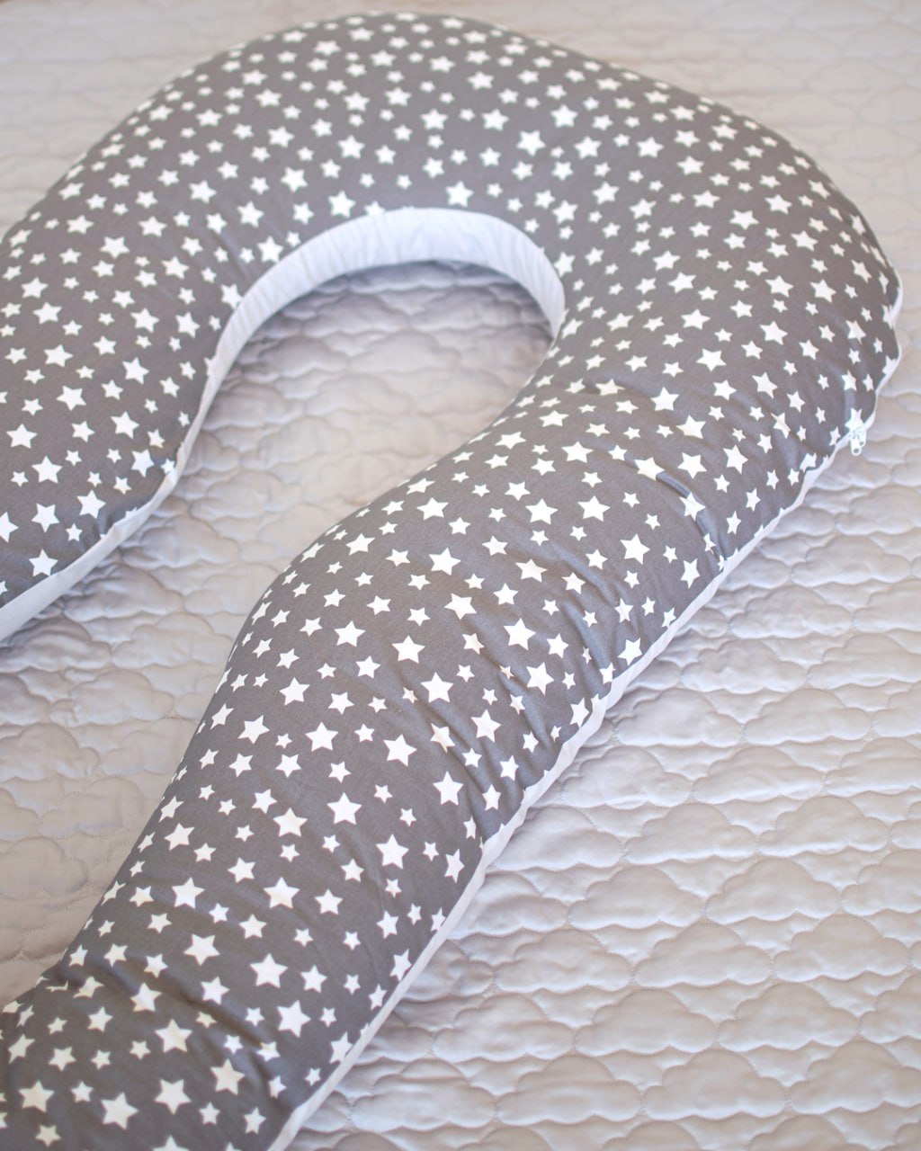 Подушка для вагітних П-подібна Бебі Верес ''Сіра в зірочки'' (140*75*15)