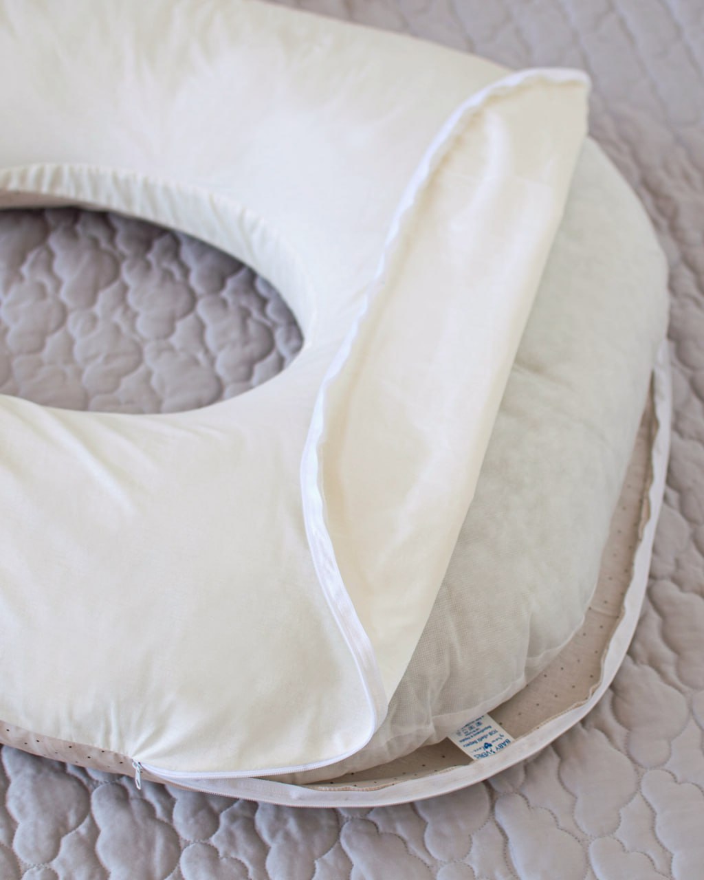 Подушка для вагітних П-подібна Бебі Верес ''Бежева в крапочки'' (140*75*15)